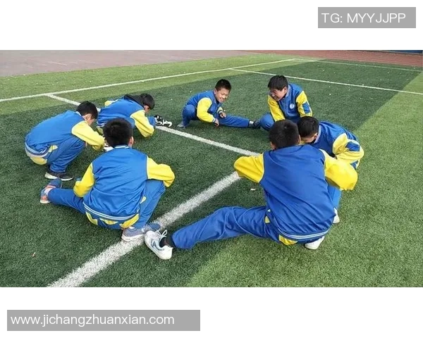 足球明星与少年球员激情对抗精彩瞬间展现青春活力与梦想追逐