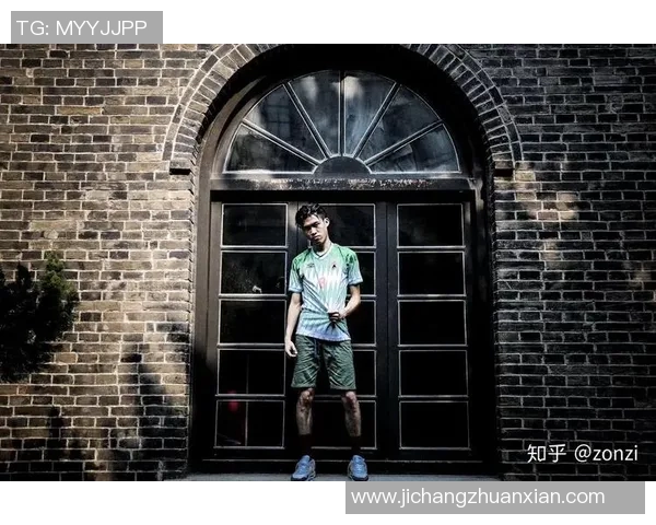 足球明星穿搭解析黑色鞋子如何提升场上魅力与风格 足球明星穿搭解析黑色鞋子如何提升场上魅力与风格